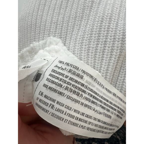 Hollister White Chenille Cropped Cardigan Sweater M Cute Summer Layer - Picture 9 of 9